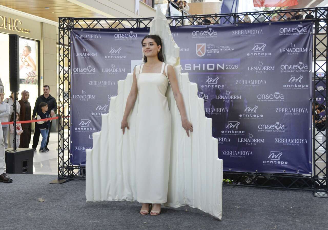 Konya’da genç mimarlar bina değil, elbise dikti 4